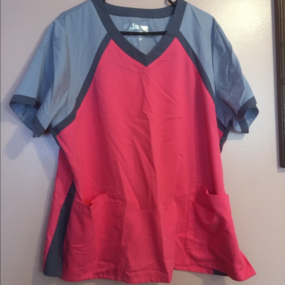 Scrub shirt